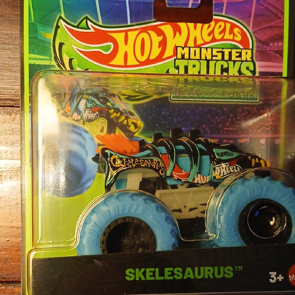 Hot Wheels Monster Trucks Skelesaurus - Blue and Black Glow In The DARK 1/64
